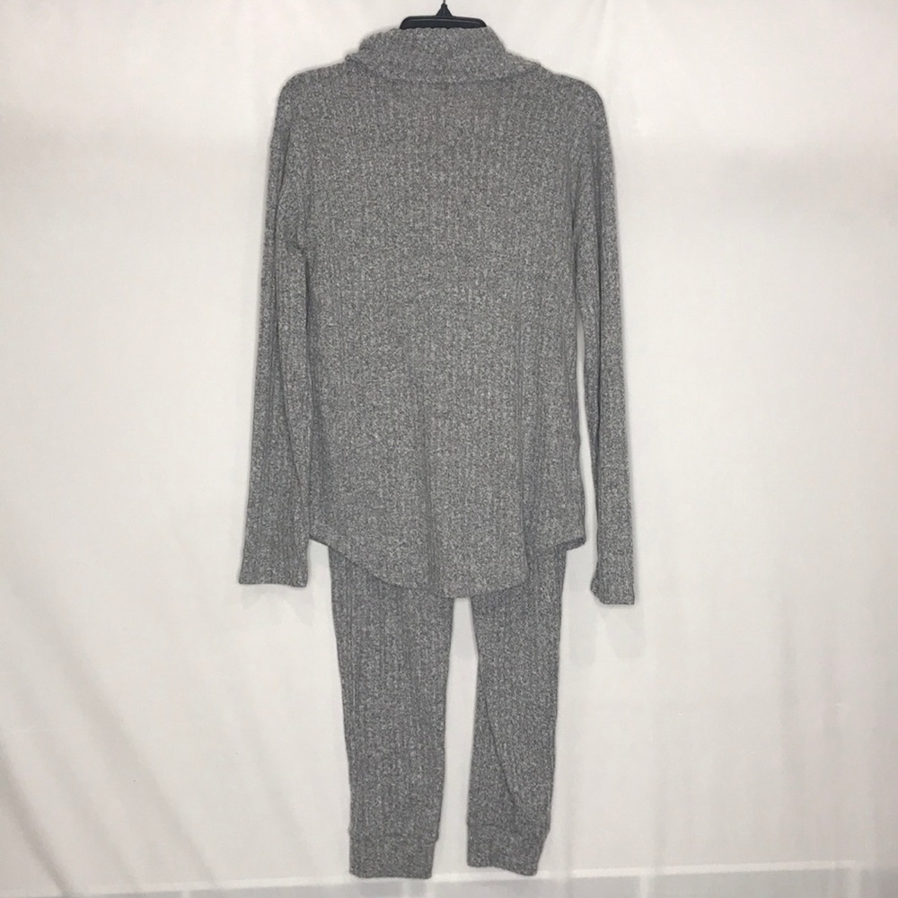VINCE CAMUTO LOUNGE/PIJAMA SET - Picture 2 of 4